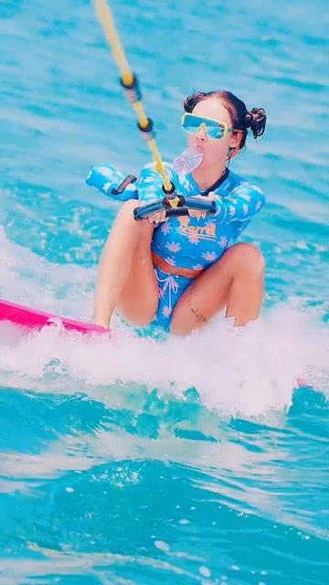 甜美小邮差