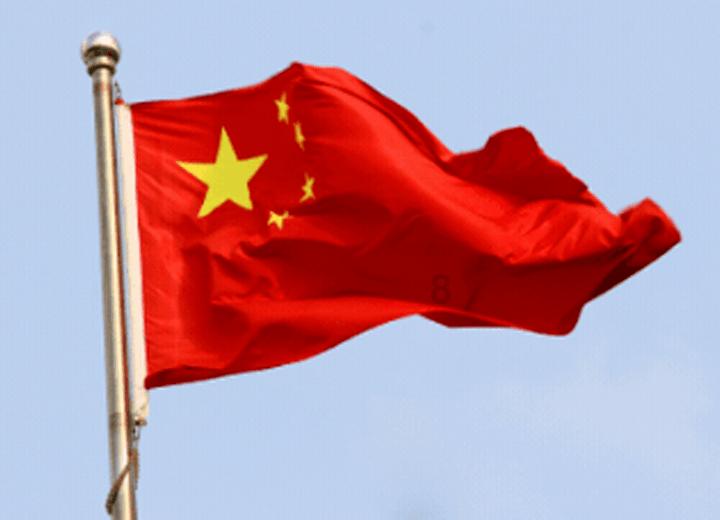 纹绣师需要确保设计出的眉形具有良好的对称性和比例。齐人心科技