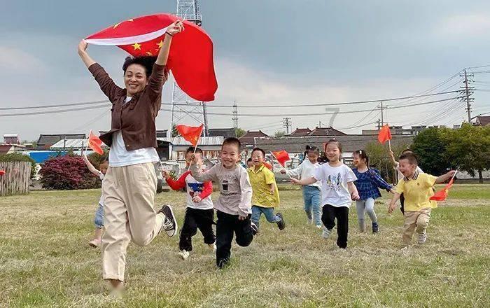 《中国机长》袁泉：真正活得精致的女人，应该是什么样子？游戏画面