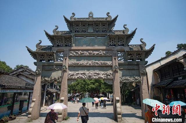 这10辆车违反限行规定，被群众拍照举报给西安交警